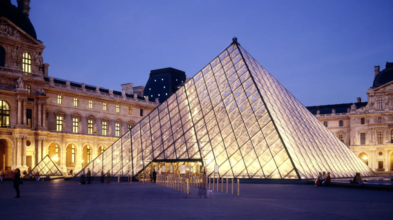 LOUVRE