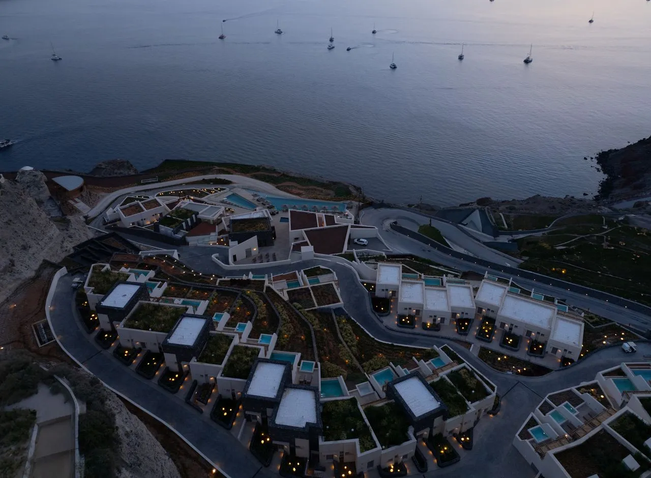 Santo Mine Oia Suites