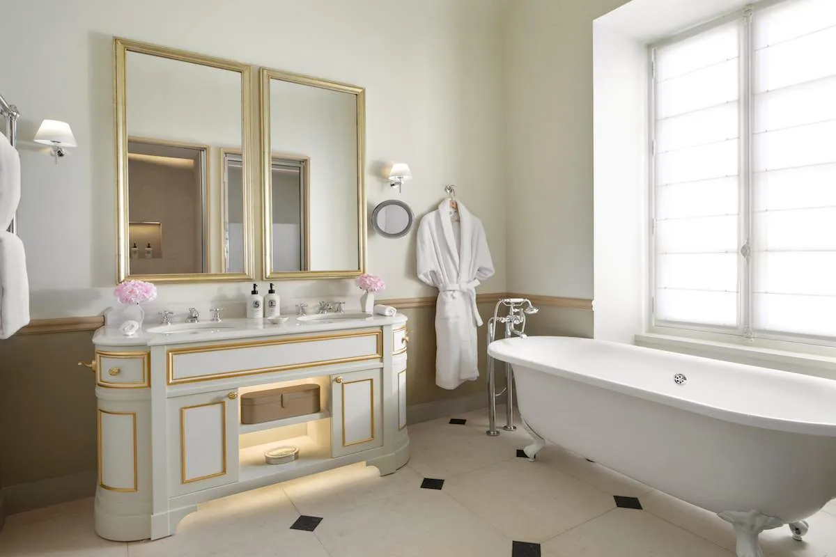 Chateau-de-la-Commaraine