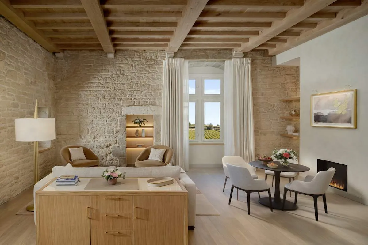 Chateau-de-la-Commaraine