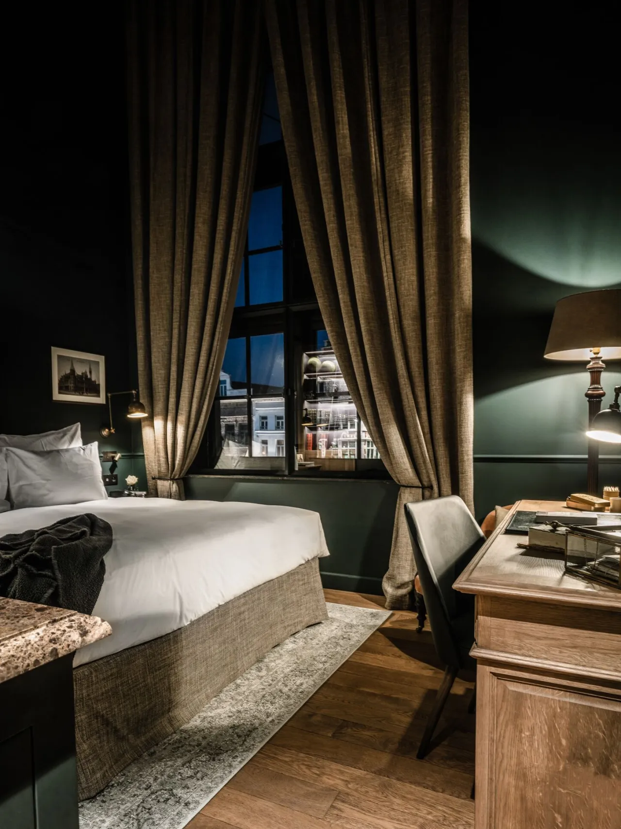 1898 The Post, Gand hotel image from Expedia