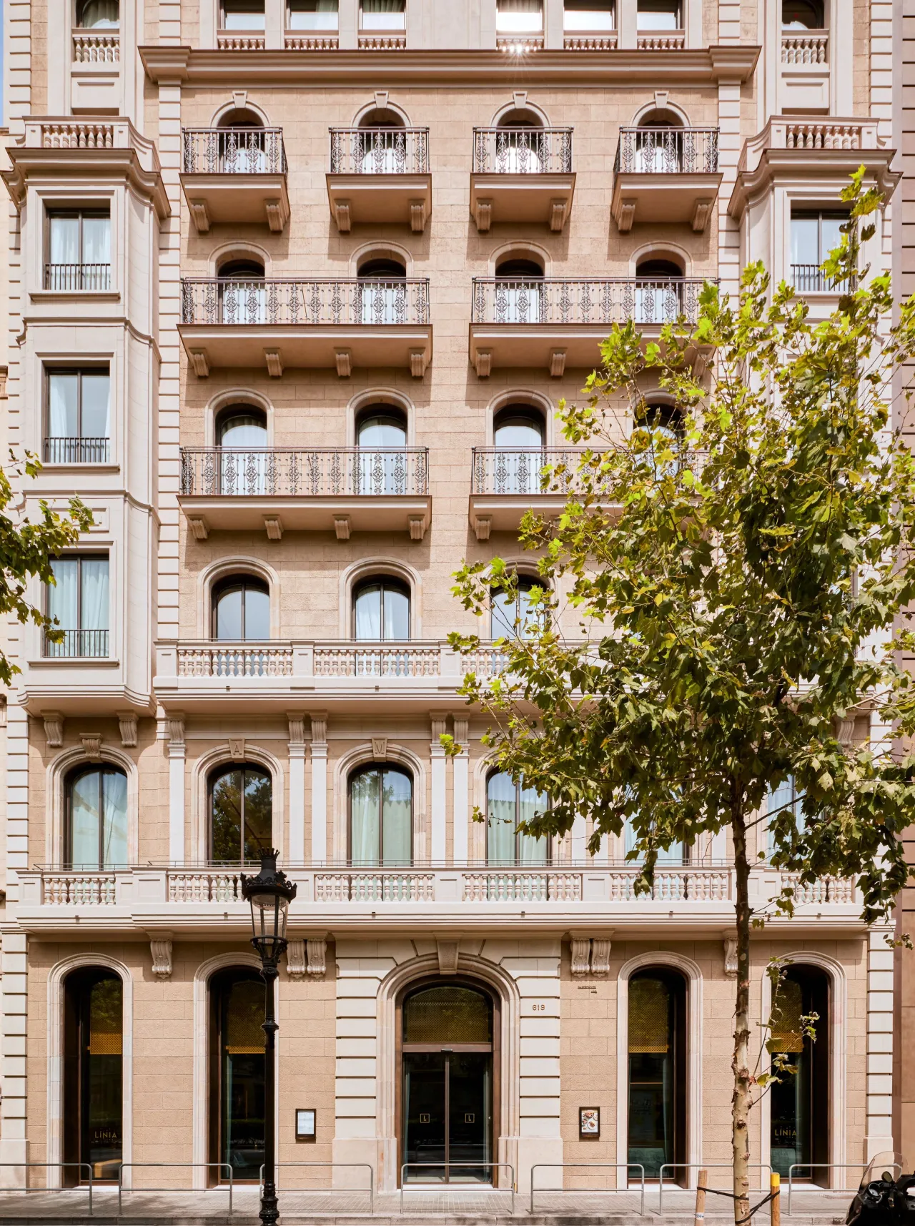 Almanac Barcellona hotel image from Expedia