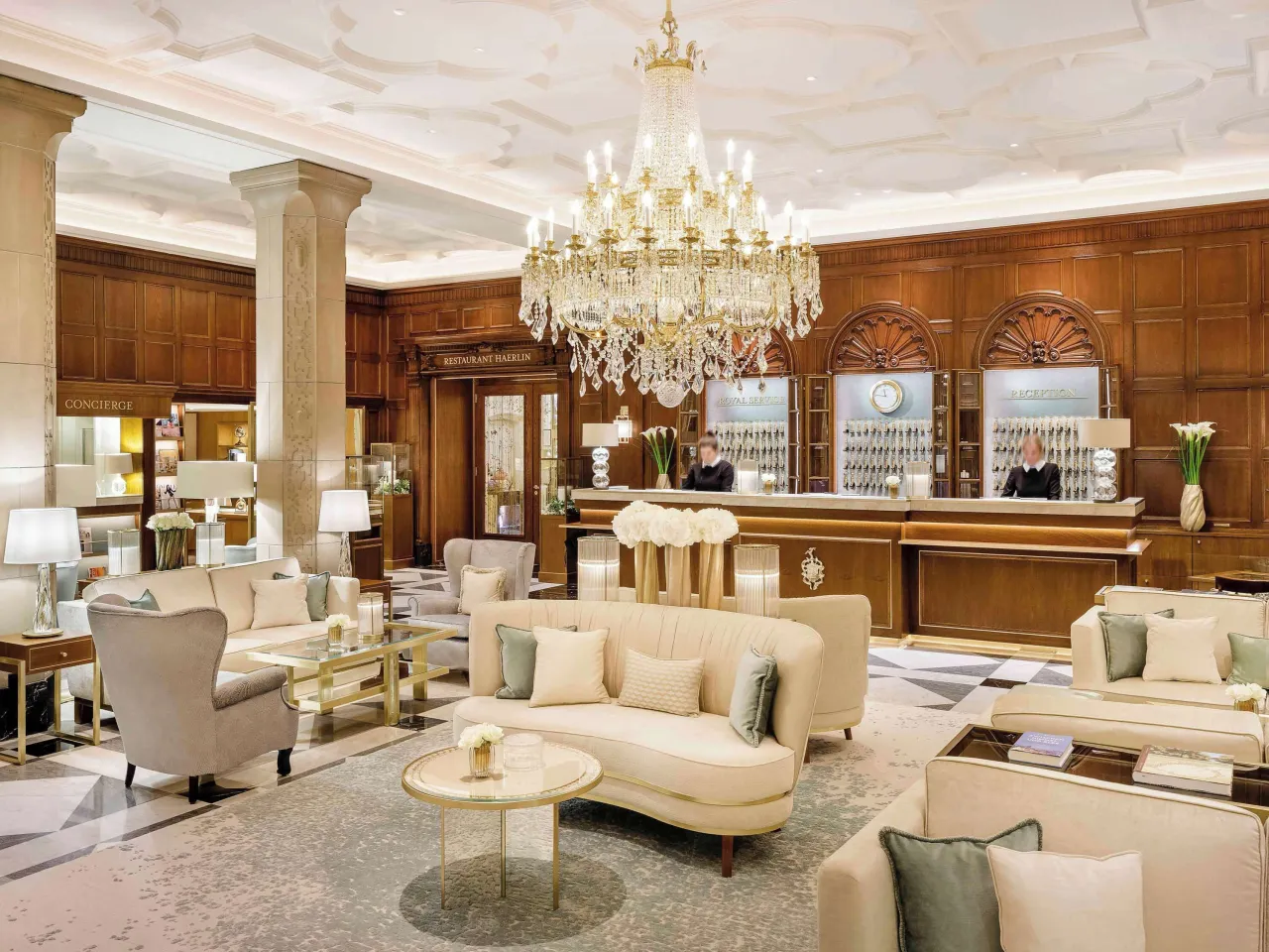 Fairmont Hotel Vier Jahreszeiten, Amburgo hotel image from Expedia