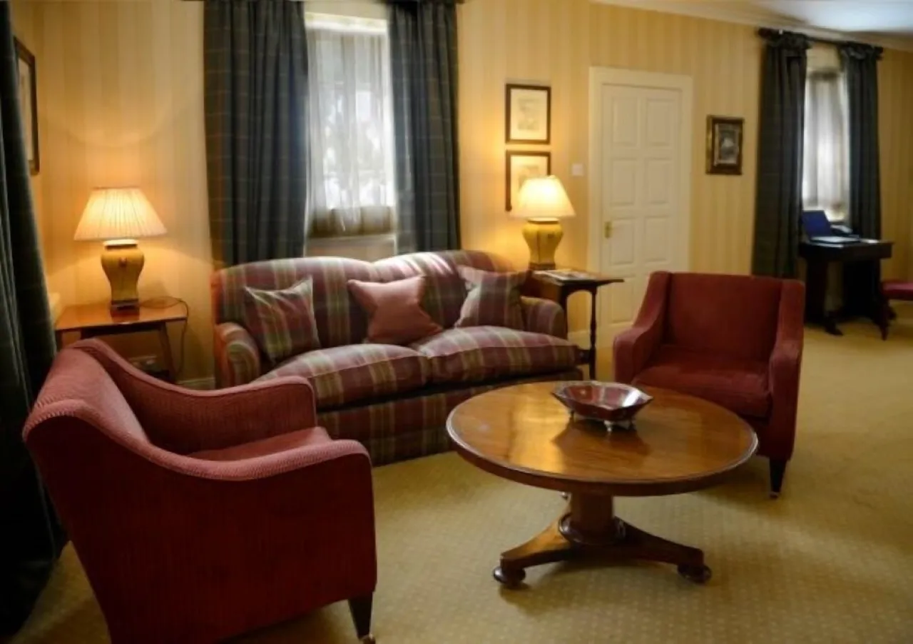 Glencoe House, Le Highlands hotel image from Expedia