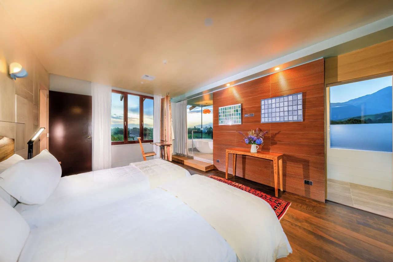 Hapuku Lodge + Tree Houses, Kaikoura hotel image from Expedia