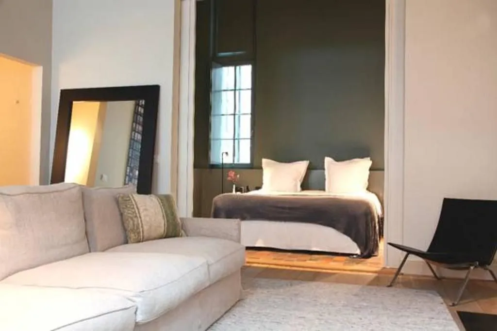 Hotel Julien, Anversa hotel image from Expedia