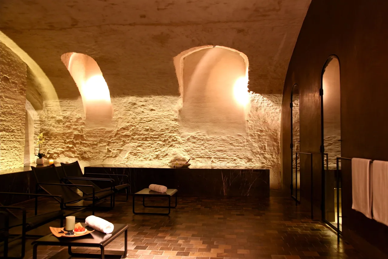 Hotel Julien, Anversa hotel image from Expedia