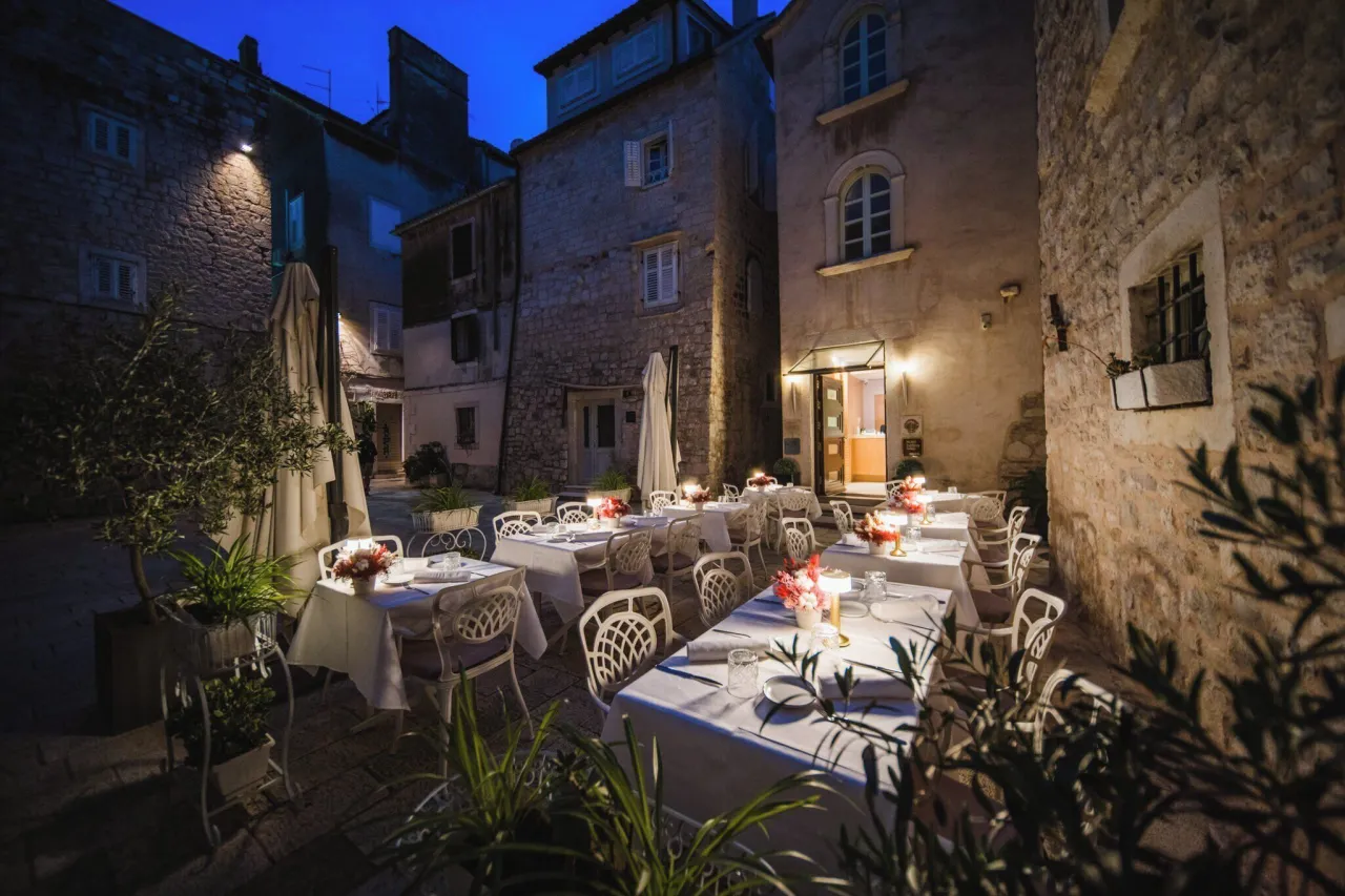 Hotel Vestibul Palace, Split hotel image from Expedia