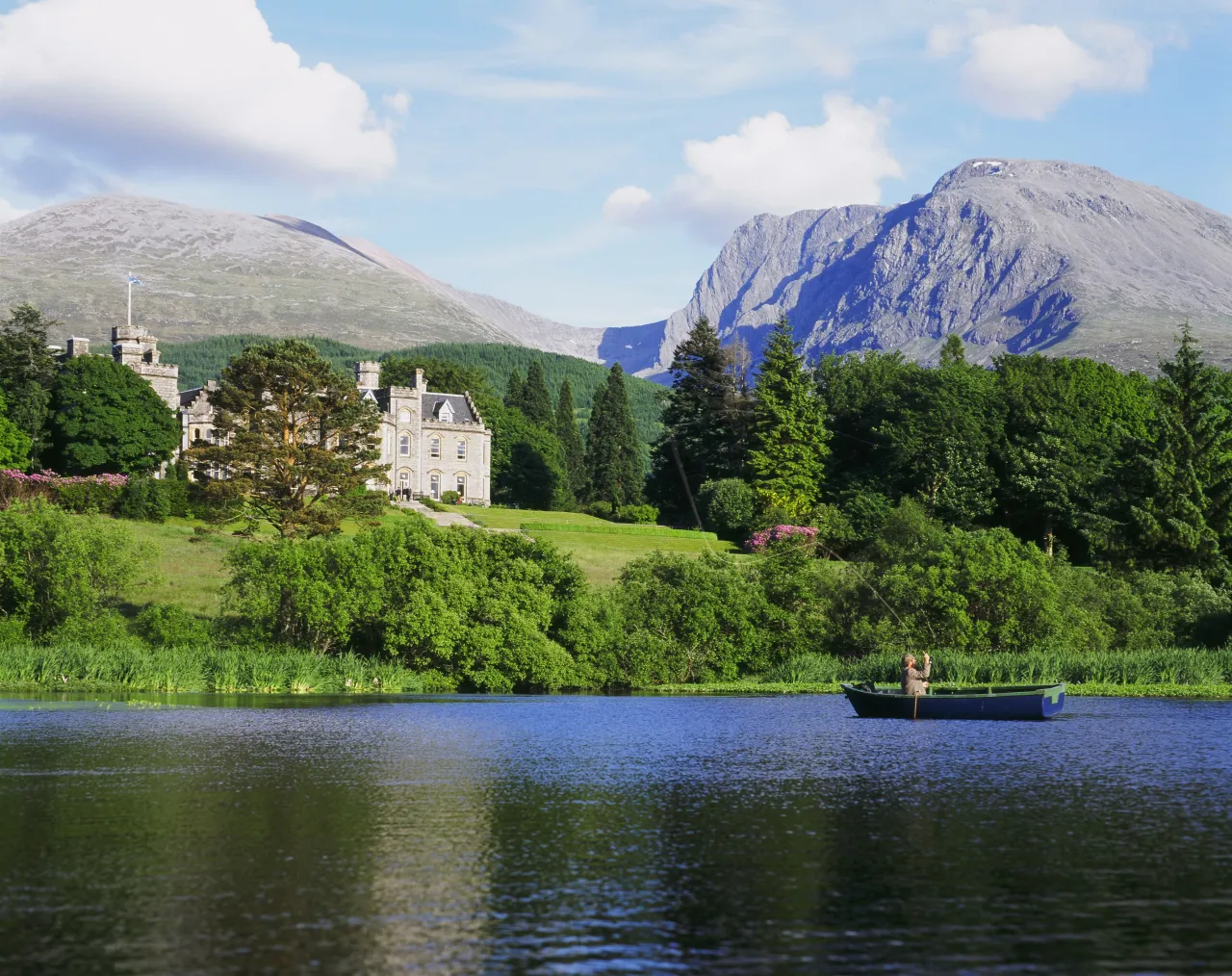Inverlochy Castle, Le Highlands hotel image from Expedia