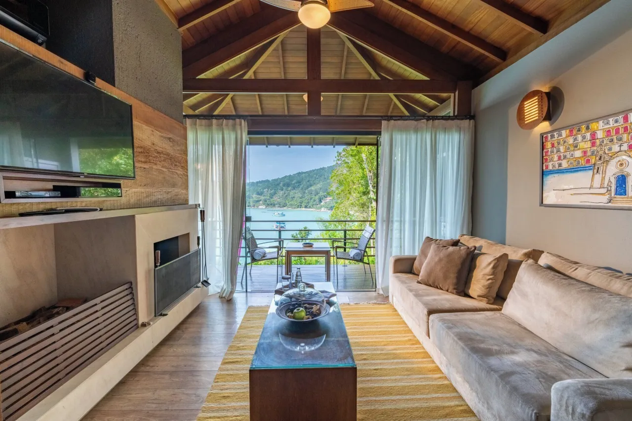 Ponta dos Ganchos hotel image from Expedia