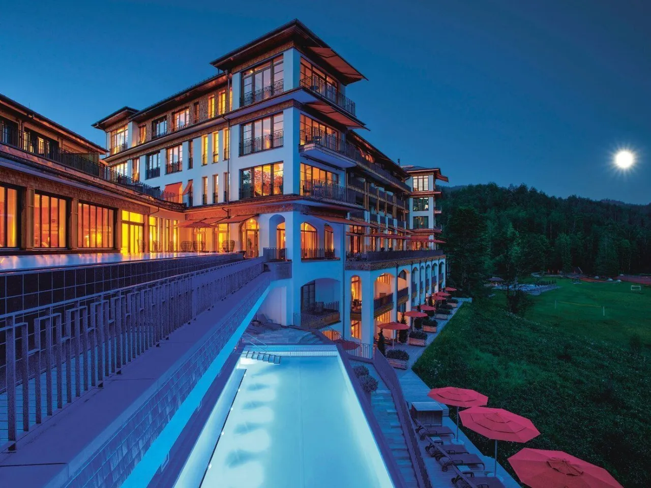 Schloss Elmau, Baviera hotel image from Expedia