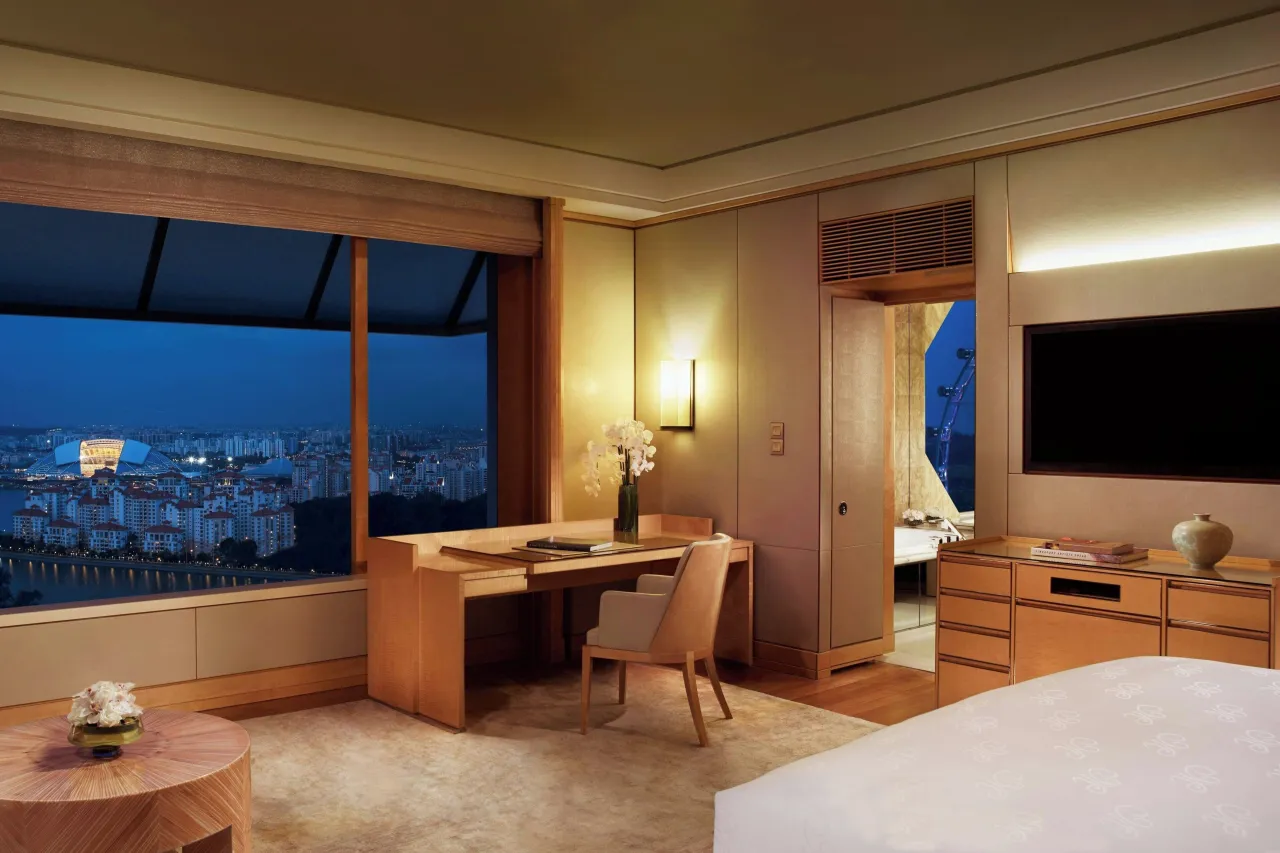 The Ritz Carlton Millenia Singapore hotel image from Expedia