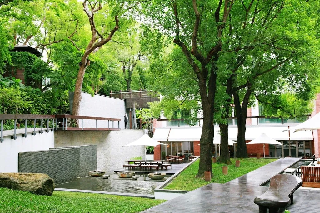 Villa 32 hotel image from Expedia