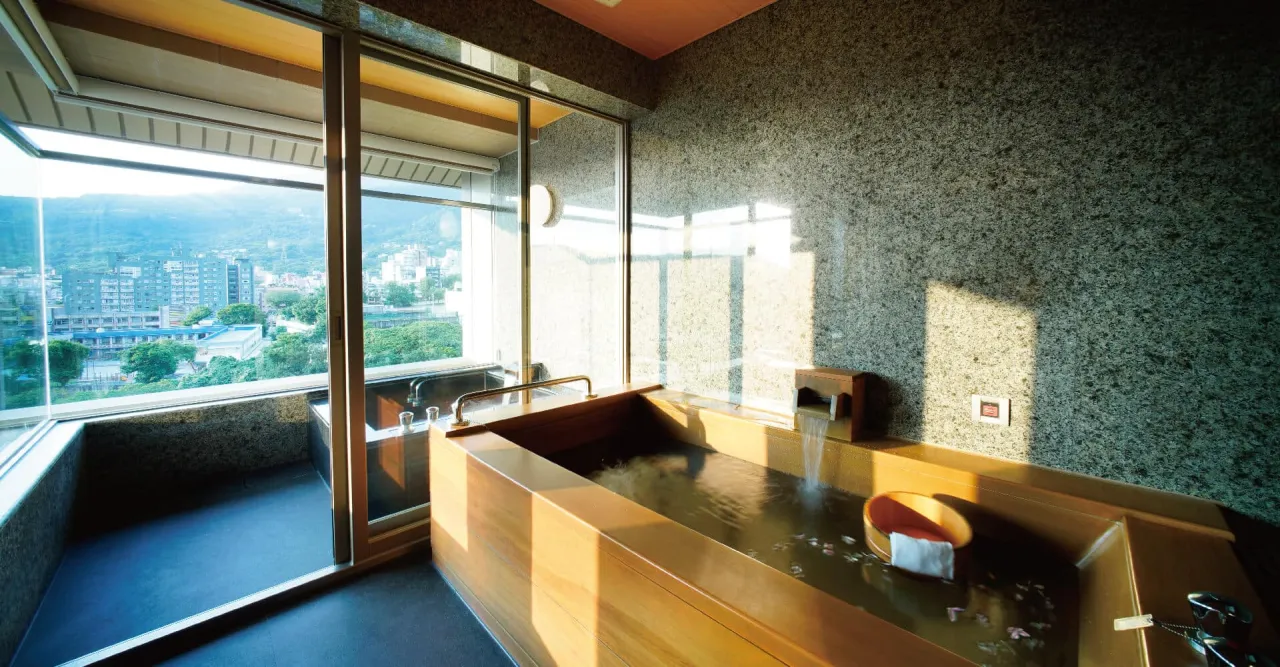 Villa 32 hotel image from Expedia