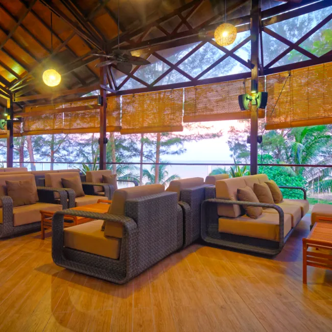 Borneo_Eagle_Bar_Lounge_2018_02