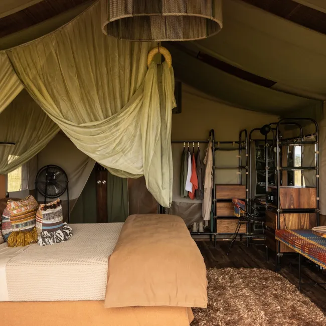 SMRTC_Tent_Interior_Emma_Jackson_1-min.webp