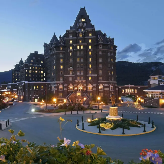 Fairmont Banff Springs hotel image from Expedia