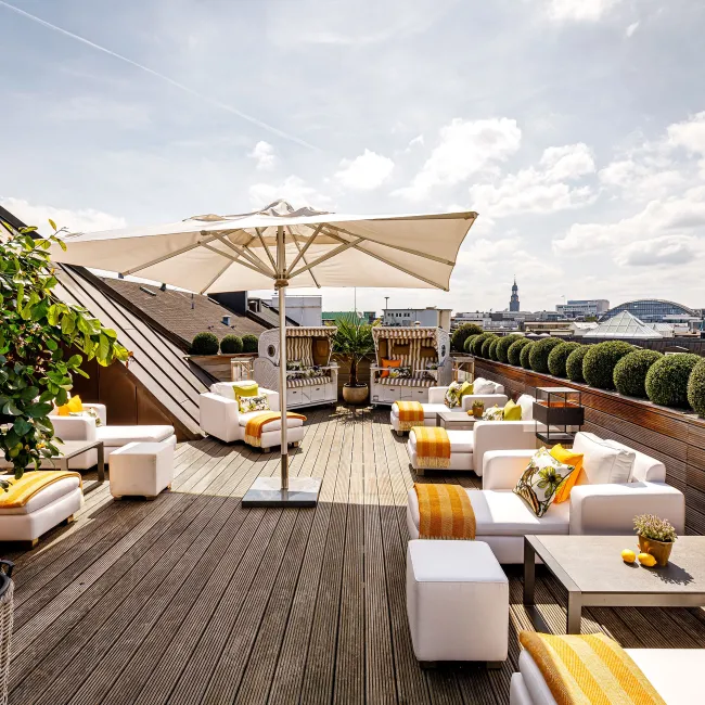 Fairmont Hotel Vier Jahreszeiten, Amburgo hotel image from Expedia