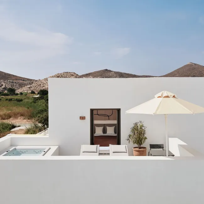 Parilio, Paros hotel image from Expedia